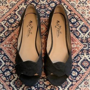 Black Velvet Peep-toe Flats Sz. 7